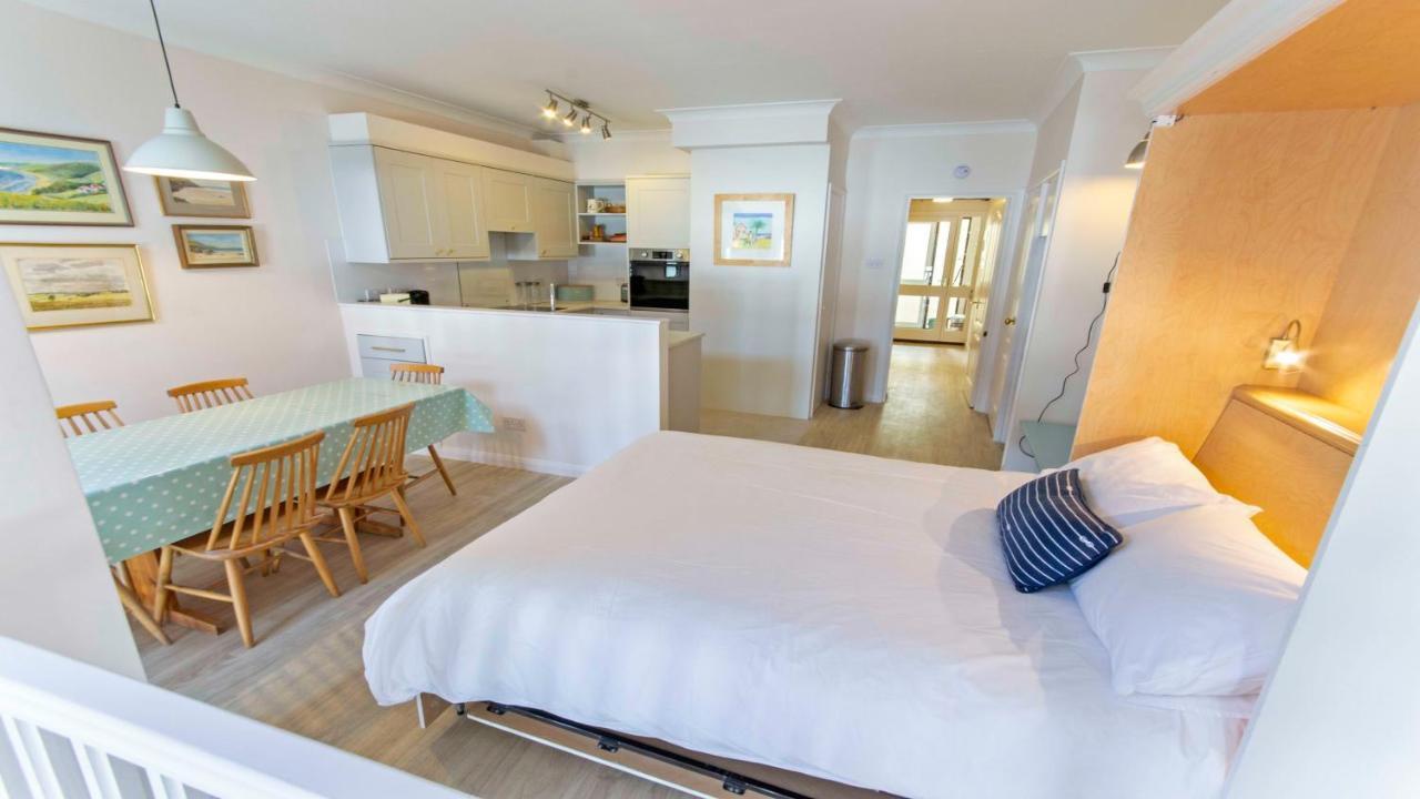 Clifton Court Apt 16 With Indoor Heated Pool & Sea Views 克罗伊德 外观 照片