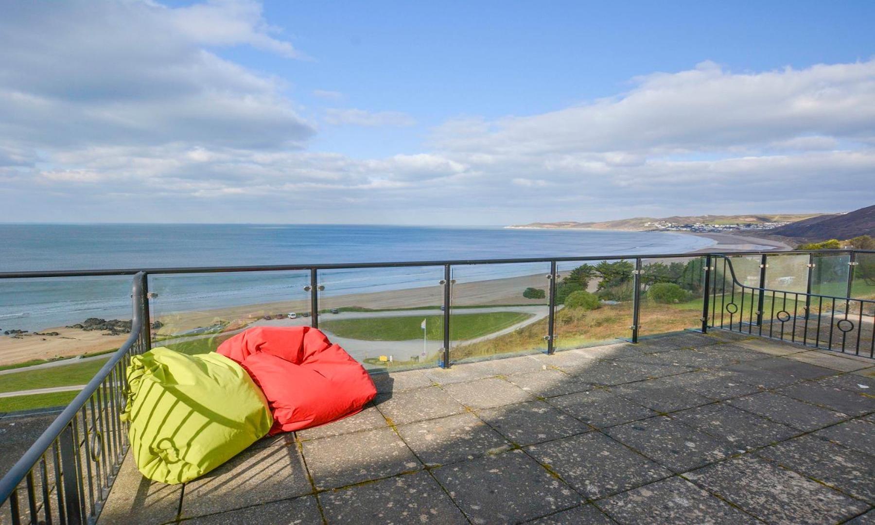 Clifton Court Apt 16 With Indoor Heated Pool & Sea Views 克罗伊德 外观 照片